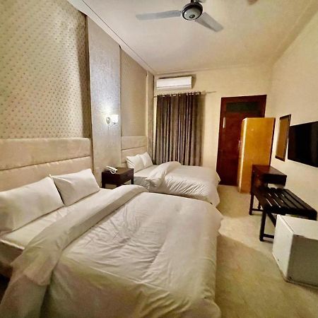 Shelton Hotel Mardan エクステリア 写真