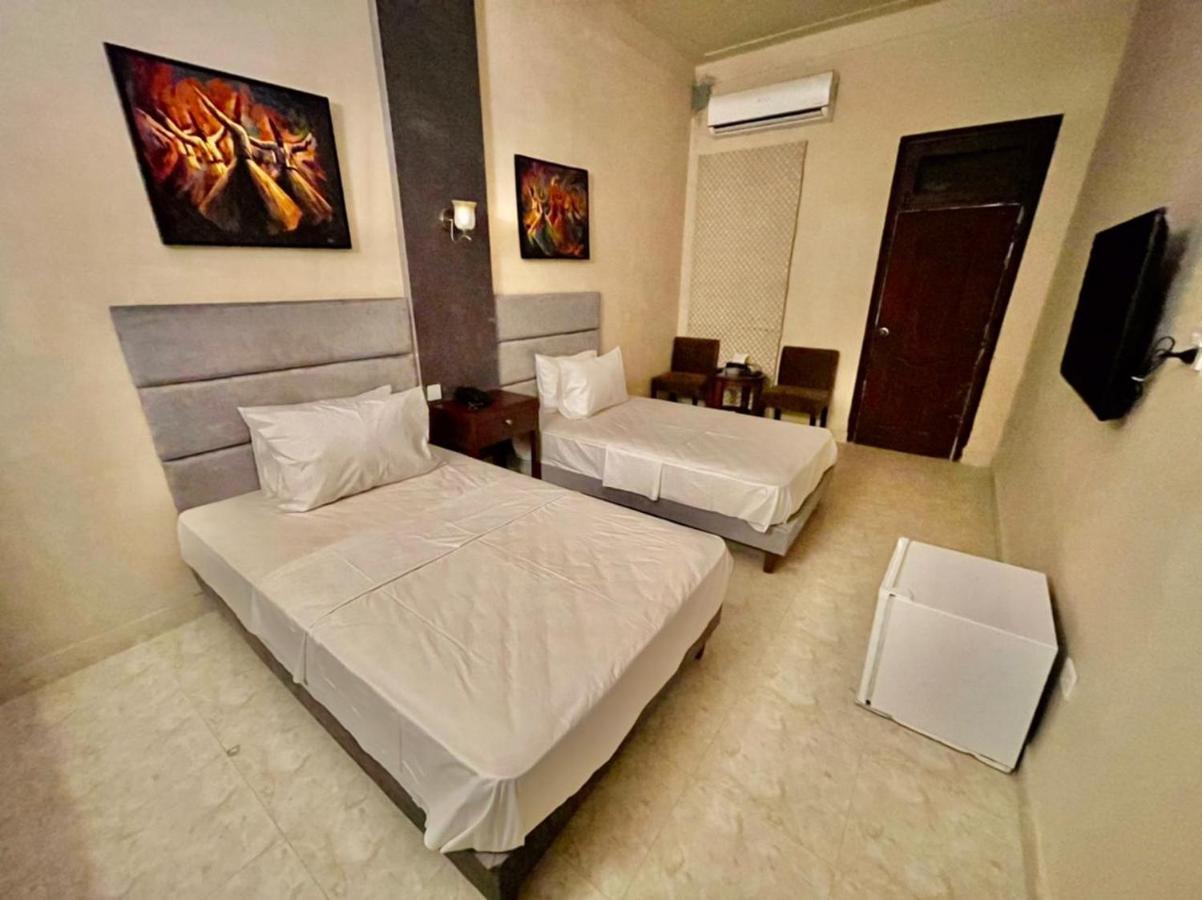Shelton Hotel Mardan エクステリア 写真