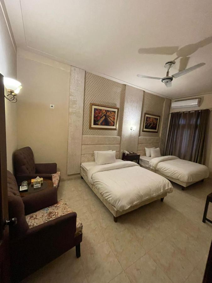 Shelton Hotel Mardan エクステリア 写真